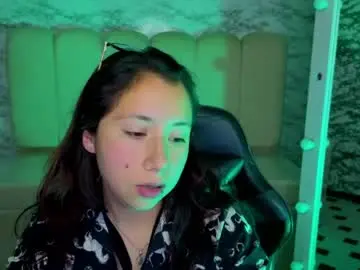 Bluemoon_v  live sex cam