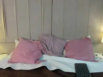 Emily_gv  live sex cam