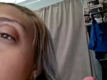 Flak923  live sex cam