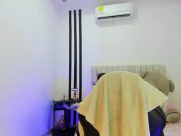 Gorgeous_t  live sex cam