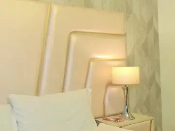 Miacassel  live sex cam