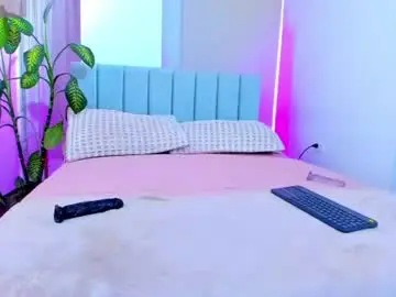 Sophi_sky_  live sex cam