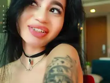 Yuna_leen  live sex cam