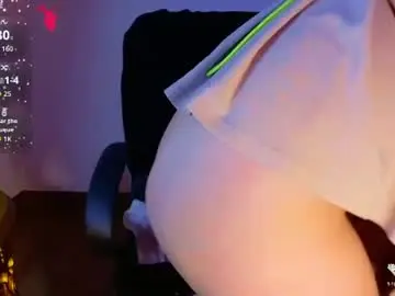 Alanis_22  live sex cam