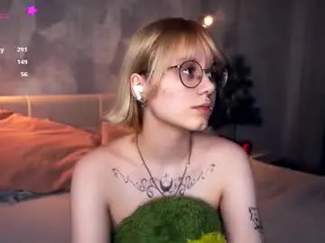 Avaobierne  live sex cam