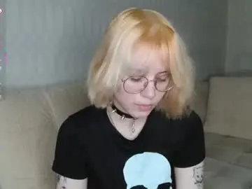 Avaobierne  live sex cam