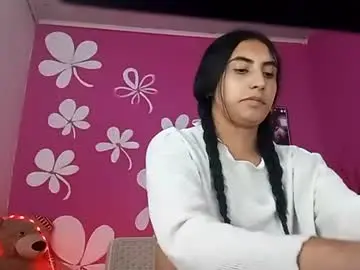 Karitol22  live sex cam