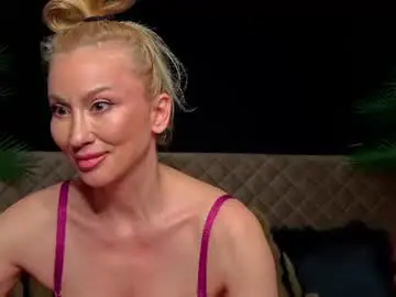 Kellywife  live sex cam