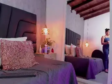 Longina_  live sex cam