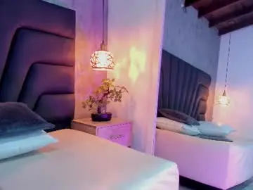Longina_  live sex cam
