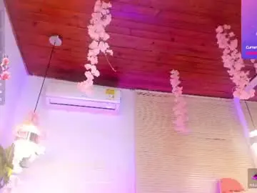Velvetnami  live sex cam