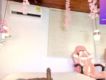 Velvetnami  live sex cam