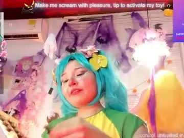 Velvetnami  live sex cam