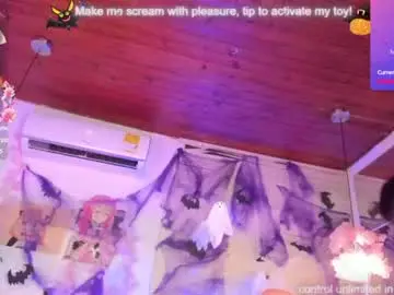 Velvetnami  live sex cam