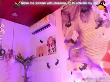 Velvetnami  live sex cam
