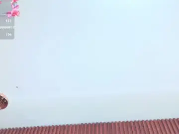 Yesyhills  live sex cam