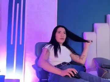 Adriienne_  live sex cam