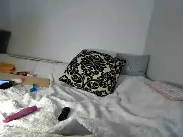 Canadianmom  live sex cam