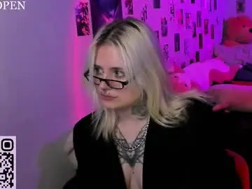 Cigaretteduringsex  live sex cam