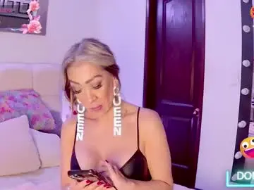 Evelynagrey  live sex cam