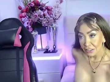 Evelynagrey  live sex cam