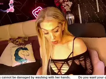 Evelynagrey  live sex cam