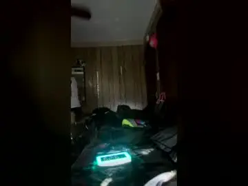 Hervibe2  live sex cam