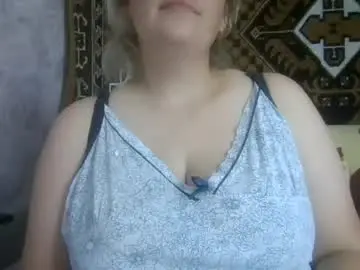 Karilina_hi  live sex cam