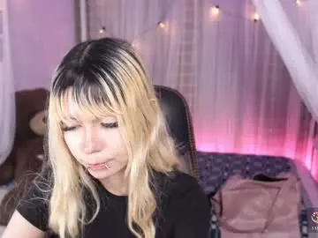 Laukyubey1  live sex cam