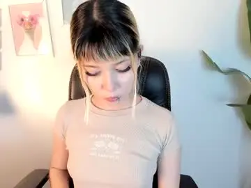 Laukyubey1  live sex cam