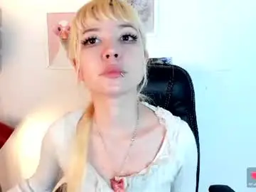 Laukyubey1  live sex cam