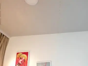 Laukyubey1  live sex cam