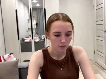 Lydiatrowell  live sex cam