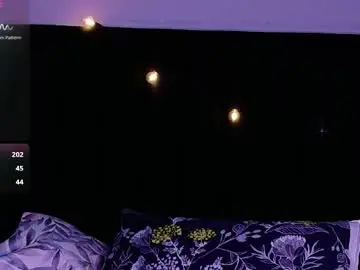 Naturaltitss_  live sex cam