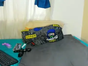 Thickleeyanaxxx  live sex cam