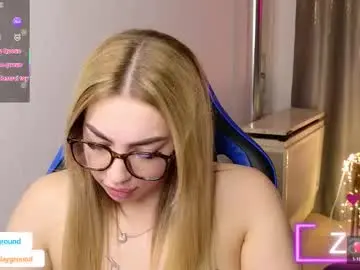 Zarasplayground  live sex cam