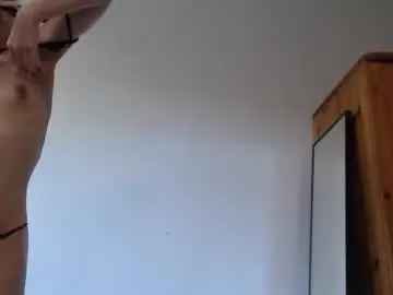 Blondyelena  live sex cam