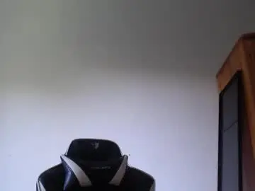 Blondyelena  live sex cam