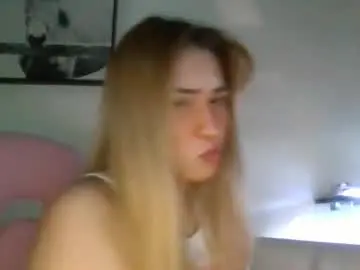 Moonshine2886  live sex cam