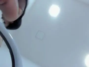 Victoriaroyce1  live sex cam