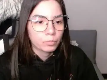 Wolfs_daughter  live sex cam