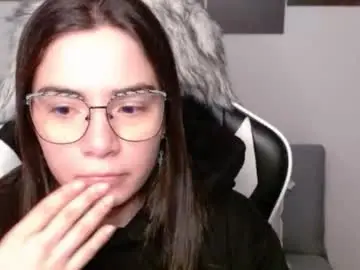 Wolfs_daughter  live sex cam