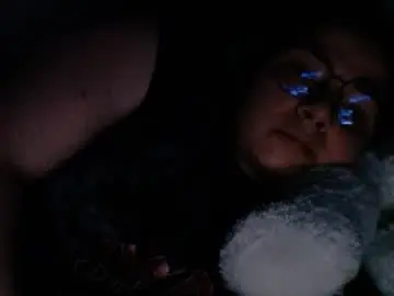 Wolfs_daughter  live sex cam
