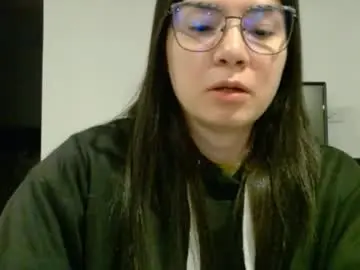 Wolfs_daughter  live sex cam