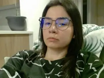 Wolfs_daughter  live sex cam
