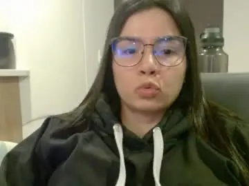 Wolfs_daughter  live sex cam
