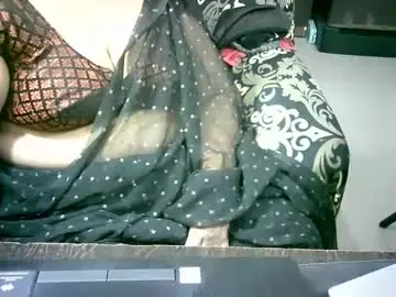 Crezybhabihot  live sex cam