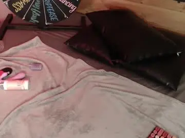 Mavismanson  live sex cam