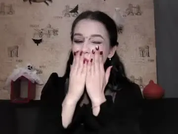 Niisansilvia  live sex cam