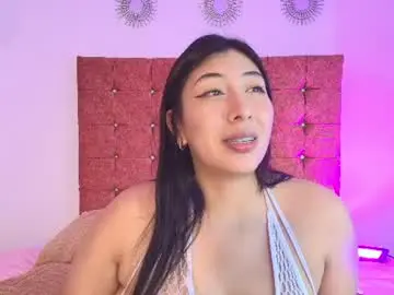 Pervertedcurvy  live sex cam